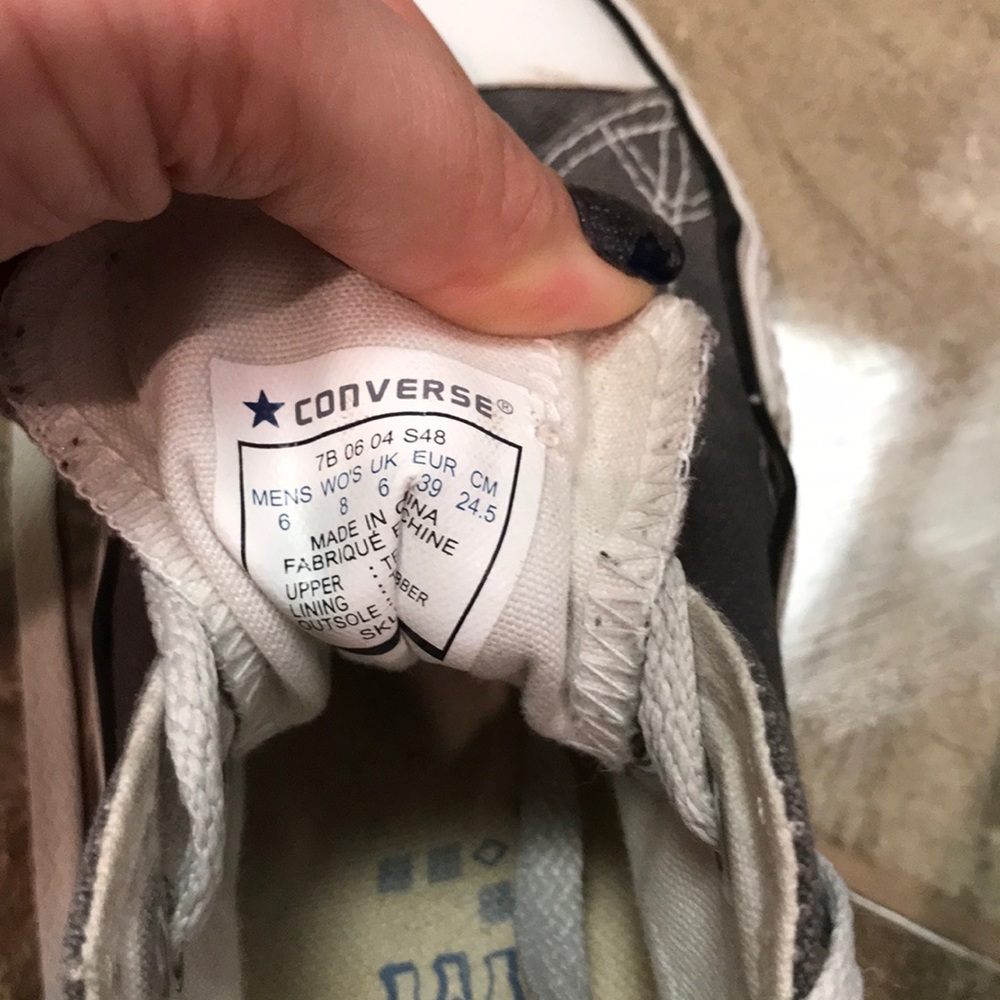 Converse gray women’s Sz 8 - Picture 7 of 7